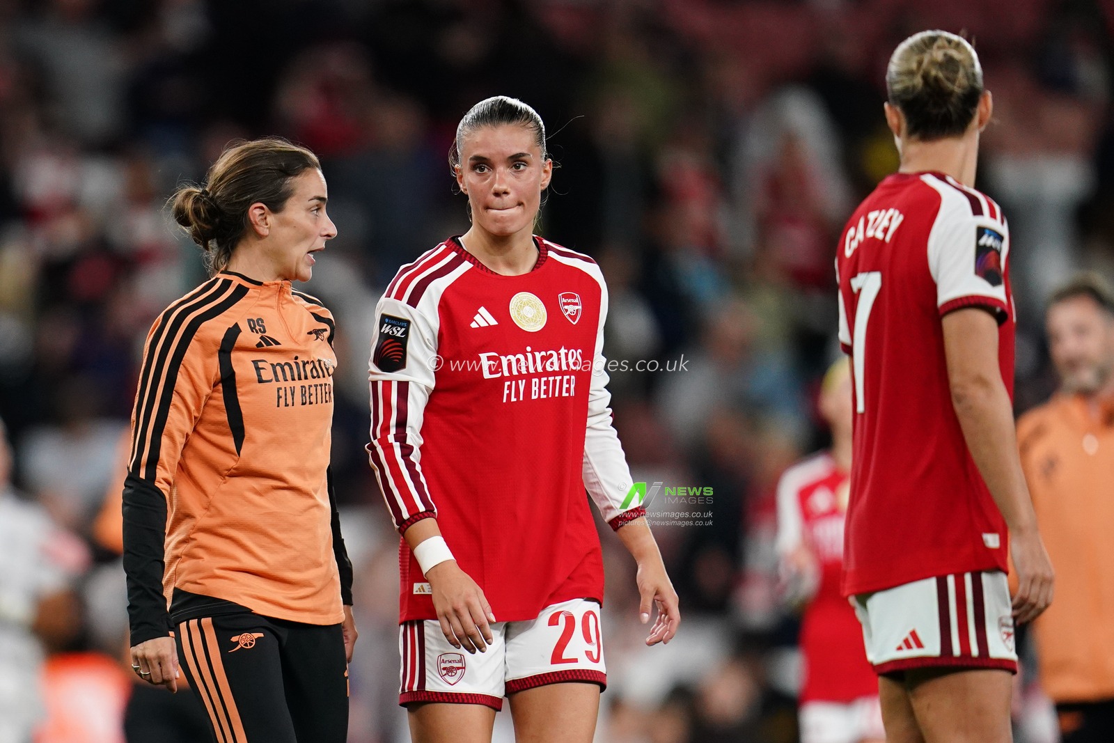 Renée Slegers manager of Arsenal and Selina Cerci of Arsenal at full time during the Women's Super League match Arsenal vs Manchester United at Emirates, London, United Kingdom on 19 September 2026

(Photo by Harvey Murphy/News Images)