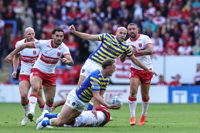 Ben Currie of Warrington Wolves in action during the Betfred Super League Play-off Eliminator round match Warrington Wolves vs Hull KR at The Halliwell Jones Stadium, Warrington, United Kingdom on 19 September 2026

(Photo by Mark Cosgrove/News Images)