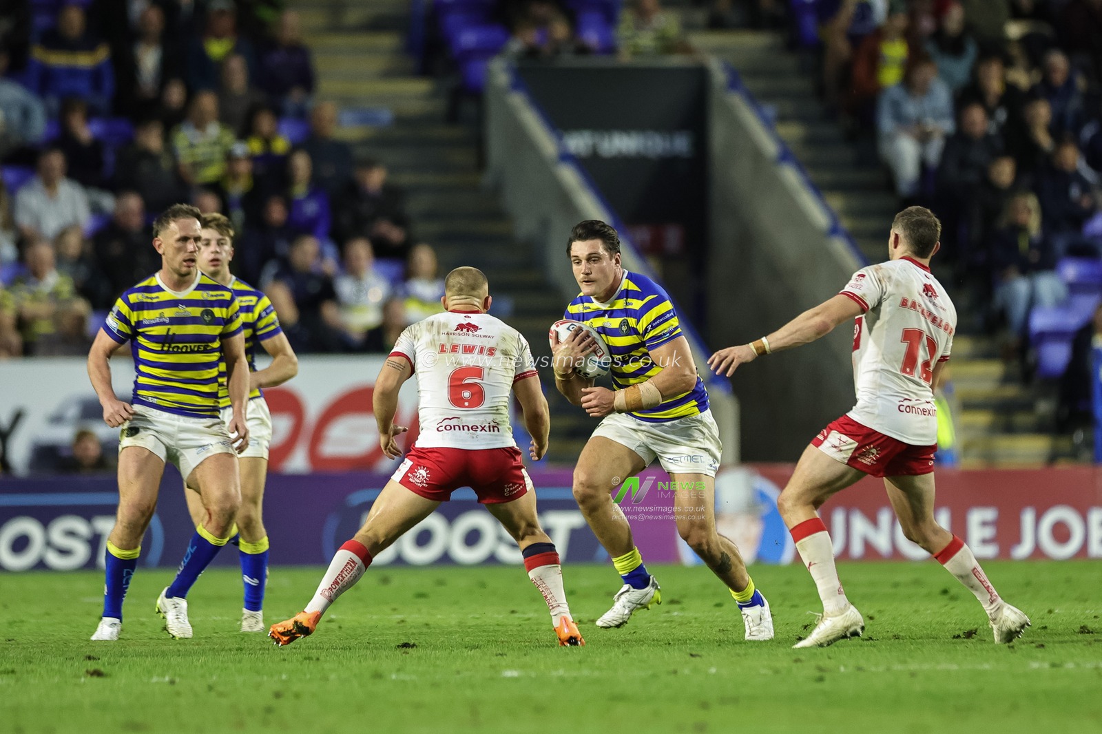 Liam Byrne of Warrington Wolves in action during the Betfred Super League Play-off Eliminator round match Warrington Wolves vs Hull KR at The Halliwell Jones Stadium, Warrington, United Kingdom on 19 September 2026

(Photo by Mark Cosgrove/News Images)