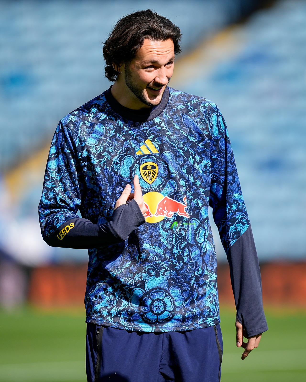 Leeds United goalkeeper James Trafford inspects the pitch prior to kick off during the Premier League match Leeds United vs Crystal Palace at Elland Road, Leeds, United Kingdom on 20 September 2026

(Photo by Maynard Manyowa/News Images)