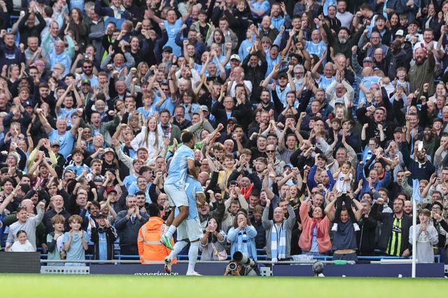 Enzo Fernandez of Manchester City celebrates his goal to make it 1-0 during the Premier League match Manchester City vs Sunderland at Etihad Stadium, Manchester, United Kingdom on 20 September 2026

(Photo by Mark Cosgrove/News Images)
