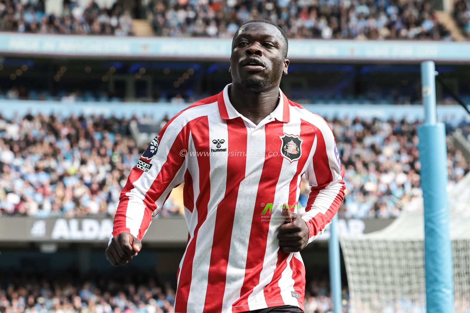 Brian Brobbey of Sunderland celebrates his goal to make it 1-1 during the Premier League match Manchester City vs Sunderland at Etihad Stadium, Manchester, United Kingdom on 20 September 2026

(Photo by Mark Cosgrove/News Images)