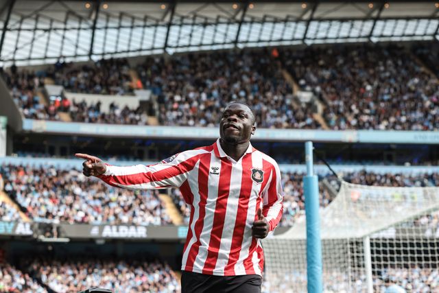 Brian Brobbey of Sunderland celebrates his goal to make it 1-1 during the Premier League match Manchester City vs Sunderland at Etihad Stadium, Manchester, United Kingdom on 20 September 2026

(Photo by Mark Cosgrove/News Images)