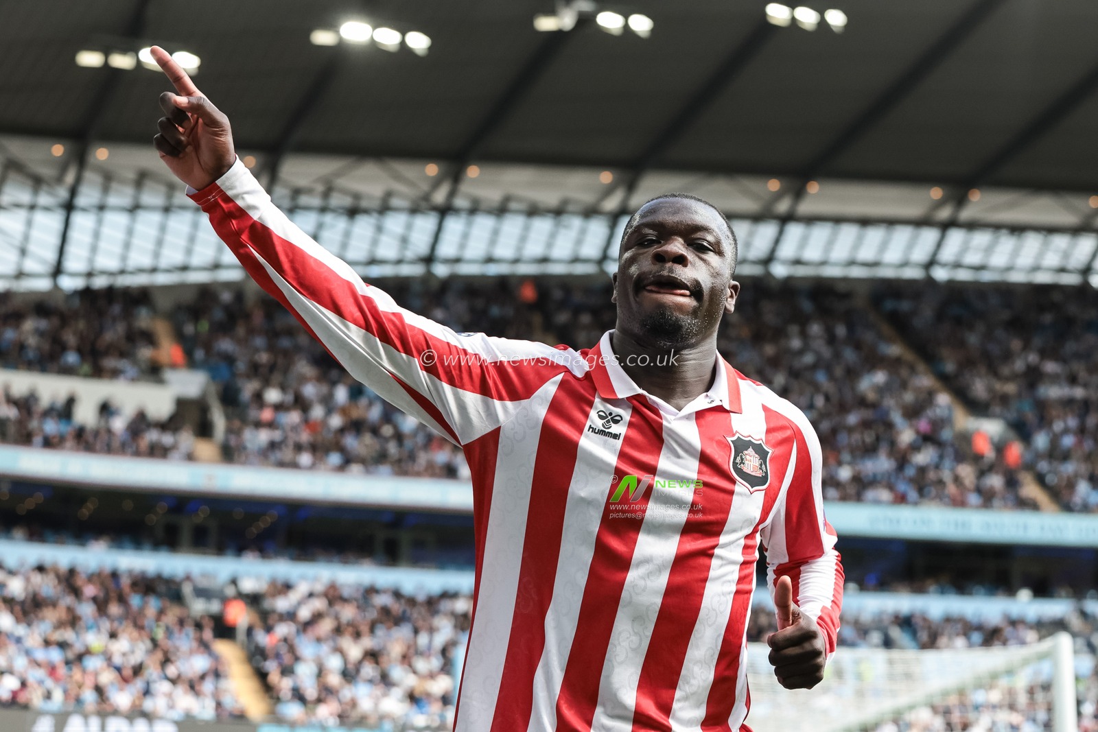 Brian Brobbey of Sunderland celebrates his goal to make it 1-1 during the Premier League match Manchester City vs Sunderland at Etihad Stadium, Manchester, United Kingdom on 20 September 2026

(Photo by Mark Cosgrove/News Images)