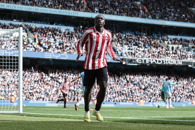 Brian Brobbey of Sunderland celebrates his goal to make it 2-2 during the Premier League match Manchester City vs Sunderland at Etihad Stadium, Manchester, United Kingdom on 20 September 2026

(Photo by Mark Cosgrove/News Images)