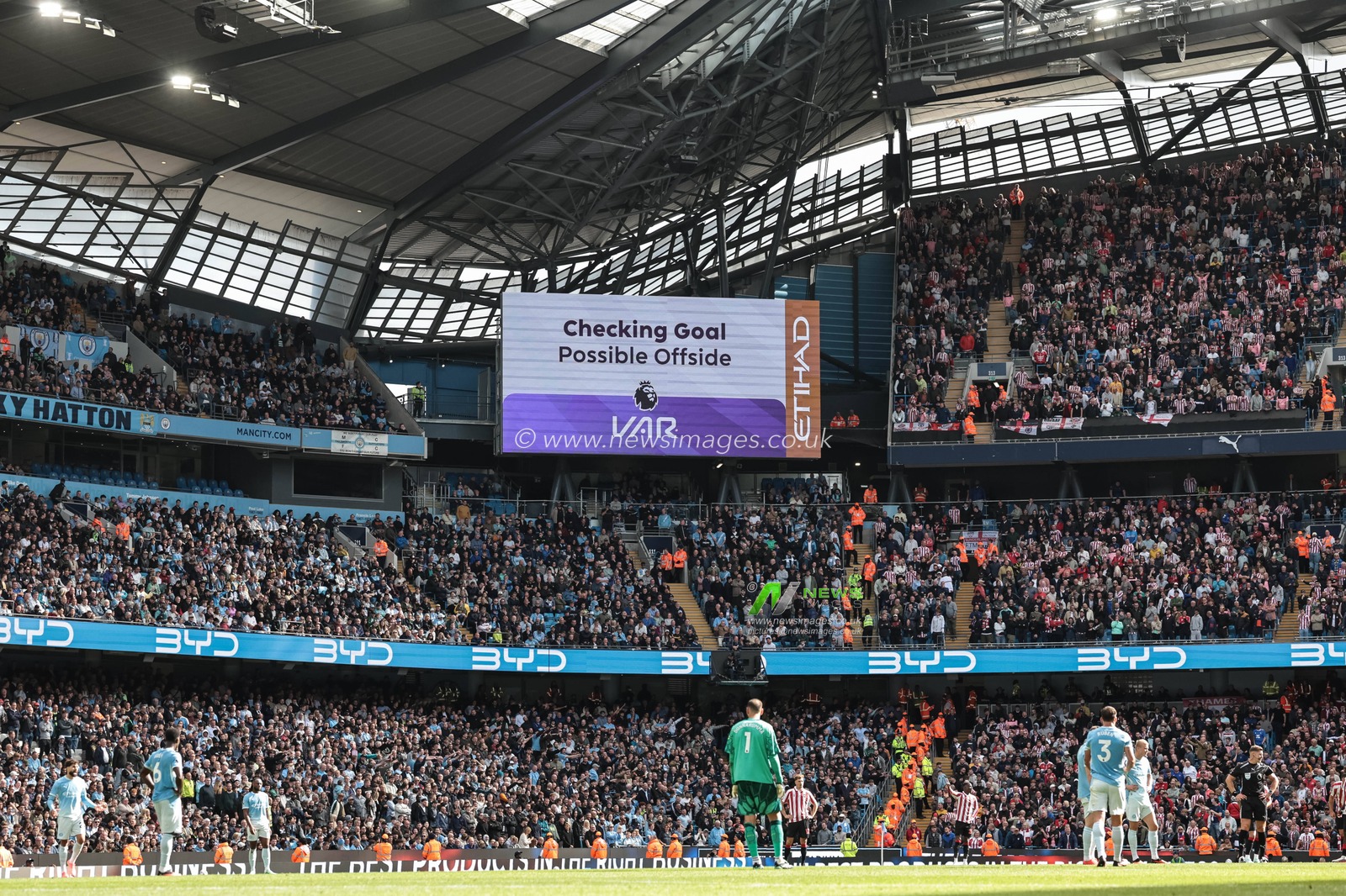 VAR check on Brian Brobbey of Sunderland’s goal during the Premier League match Manchester City vs Sunderland at Etihad Stadium, Manchester, United Kingdom on 20 September 2026

(Photo by Mark Cosgrove/News Images)