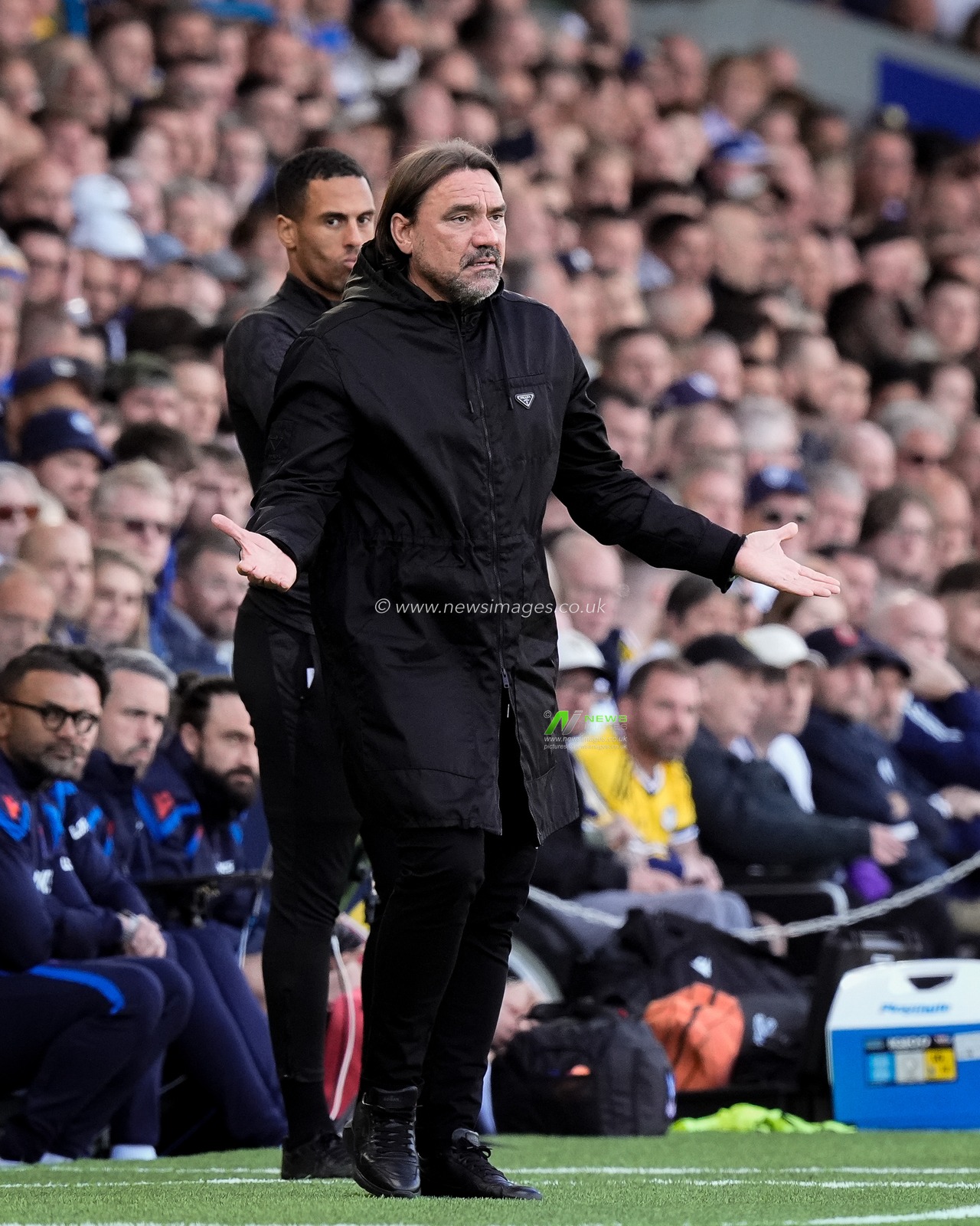 Daniel Farke manager of Leeds United gives his team instructions  during the Premier League match Leeds United vs Crystal Palace at Elland Road, Leeds, United Kingdom on 20 September 2026

(Photo by Maynard Manyowa/News Images)
