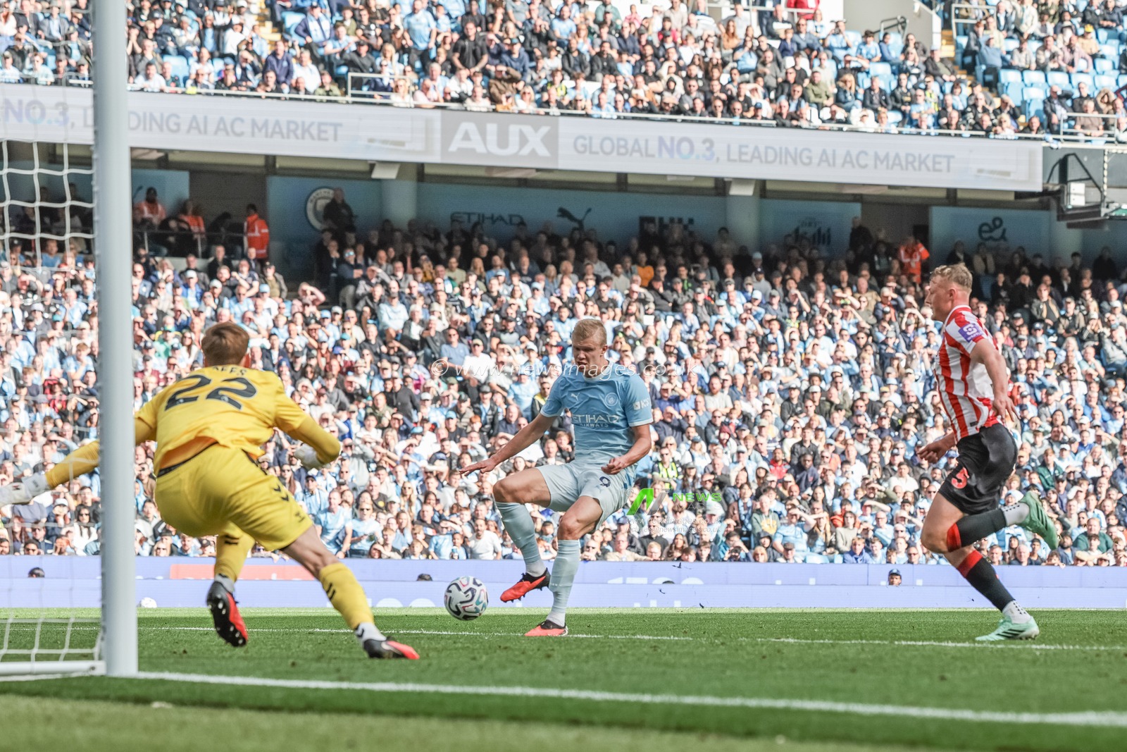 Erling Haaland of Manchester City scores to make it 5-3 during the Premier League match Manchester City vs Sunderland at Etihad Stadium, Manchester, United Kingdom on 20 September 2026

(Photo by Mark Cosgrove/News Images)