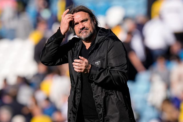 Daniel Farke manager of Leeds United applauds the fans after the final whistle  during the Premier League match Leeds United vs Crystal Palace at Elland Road, Leeds, United Kingdom on 20 September 2026

(Photo by Maynard Manyowa/News Images)