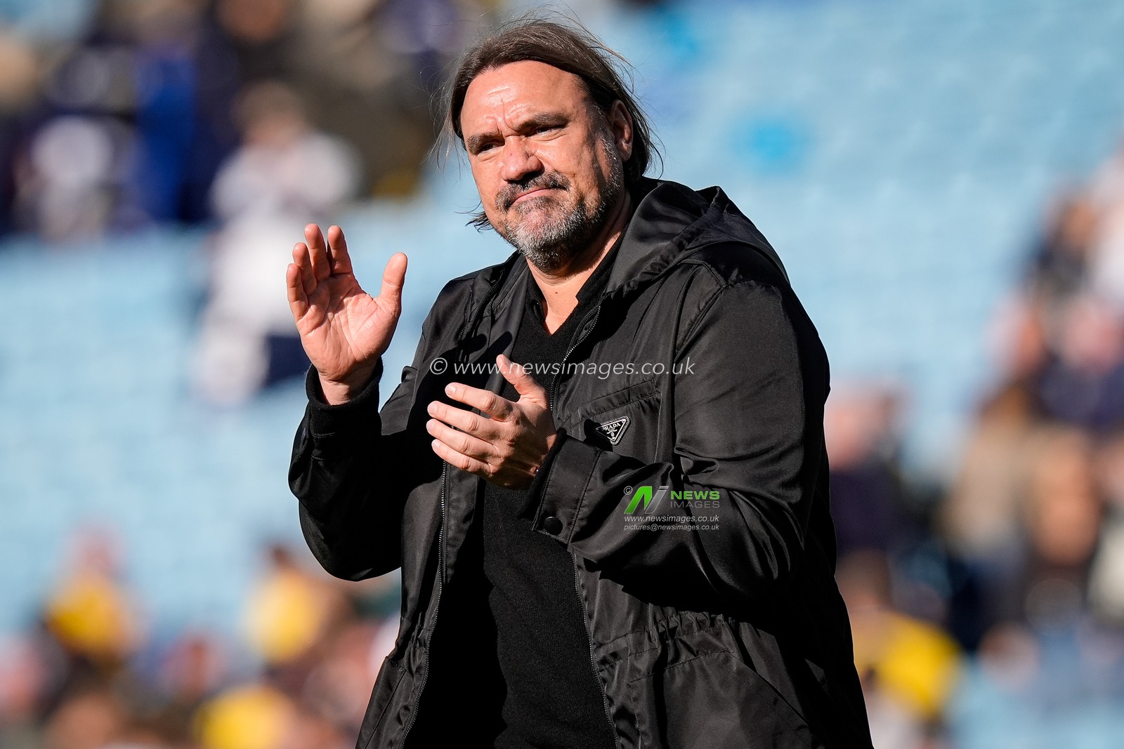 Daniel Farke manager of Leeds United applauds the fans after the final whistle  during the Premier League match Leeds United vs Crystal Palace at Elland Road, Leeds, United Kingdom on 20 September 2026

(Photo by Maynard Manyowa/News Images)