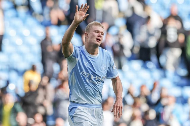 Erling Haaland of Manchester City waves to the fans during the Premier League match Manchester City vs Sunderland at Etihad Stadium, Manchester, United Kingdom on 20 September 2026

(Photo by Mark Cosgrove/News Images)