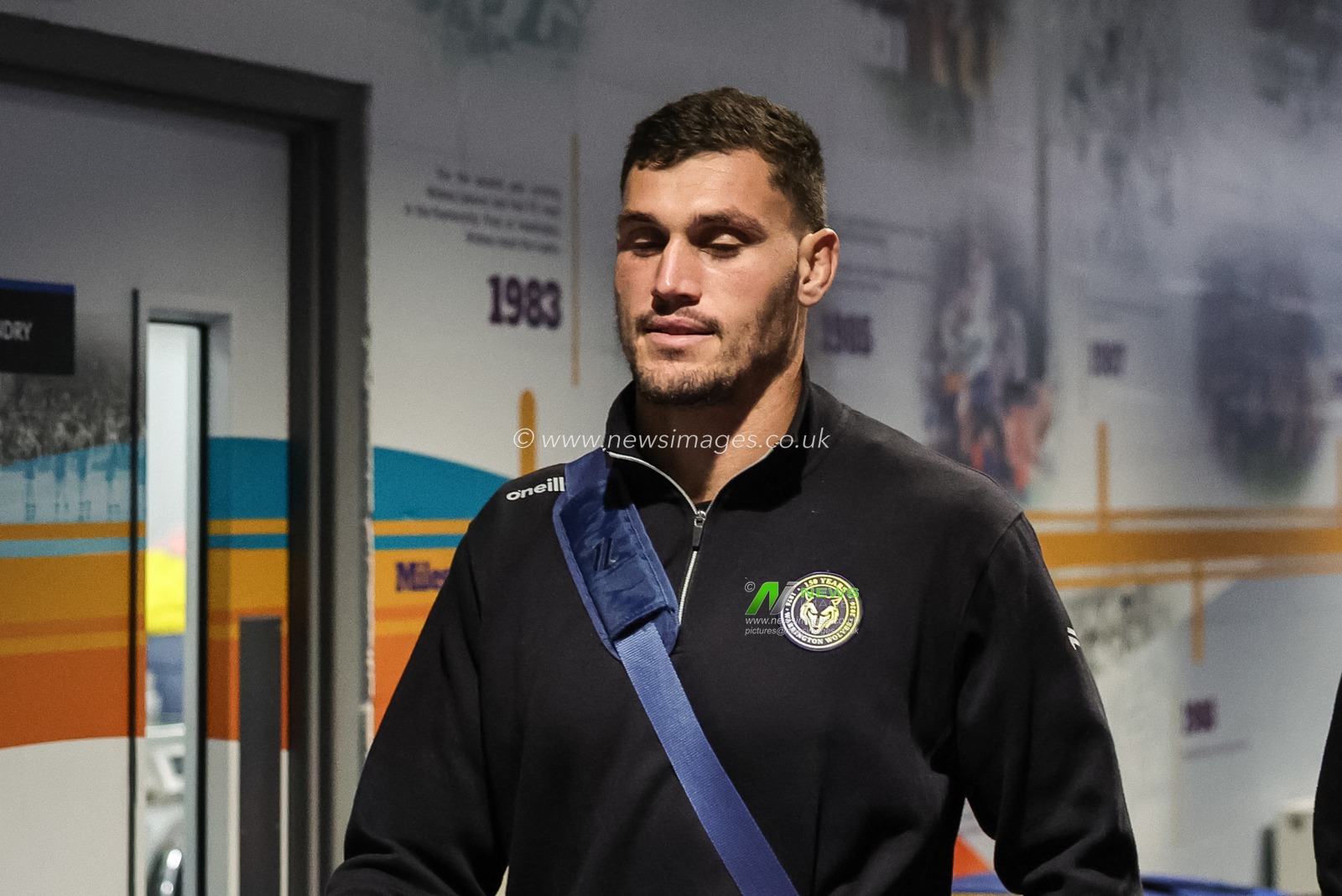 Sam Stone of Warrington Wolves arrives during the Betfred Super League Play-off Semi-Final match Leeds Rhinos vs Warrington Wolves at AMT Headingley Stadium, Leeds, United Kingdom on 25 September 2026

(Photo by Mark Cosgrove/News Images)