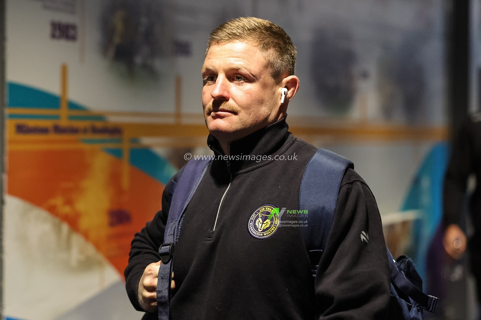 Luke Yates of Warrington Wolves arrives during the Betfred Super League Play-off Semi-Final match Leeds Rhinos vs Warrington Wolves at AMT Headingley Stadium, Leeds, United Kingdom on 25 September 2026

(Photo by Mark Cosgrove/News Images)
