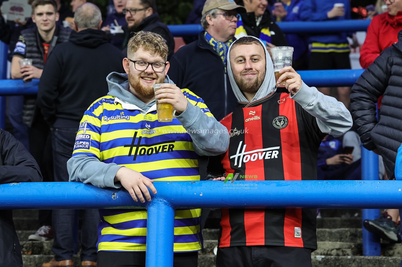 Warrington fans take to the stand during the Betfred Super League Play-off Semi-Final match Leeds Rhinos vs Warrington Wolves at AMT Headingley Stadium, Leeds, United Kingdom on 25 September 2026

(Photo by Mark Cosgrove/News Images)