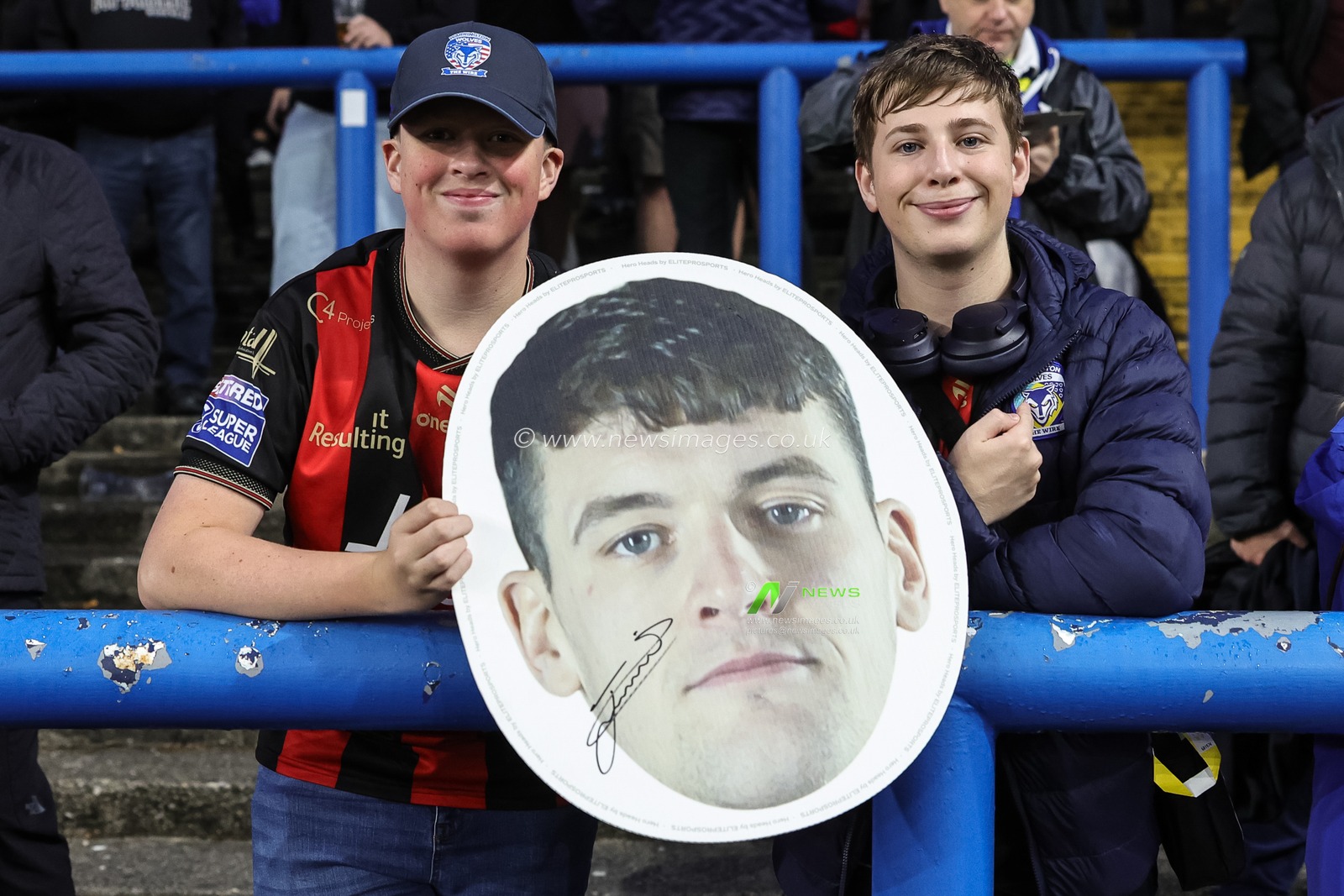 Warrington fans take to the stand during the Betfred Super League Play-off Semi-Final match Leeds Rhinos vs Warrington Wolves at AMT Headingley Stadium, Leeds, United Kingdom on 25 September 2026

(Photo by Mark Cosgrove/News Images)