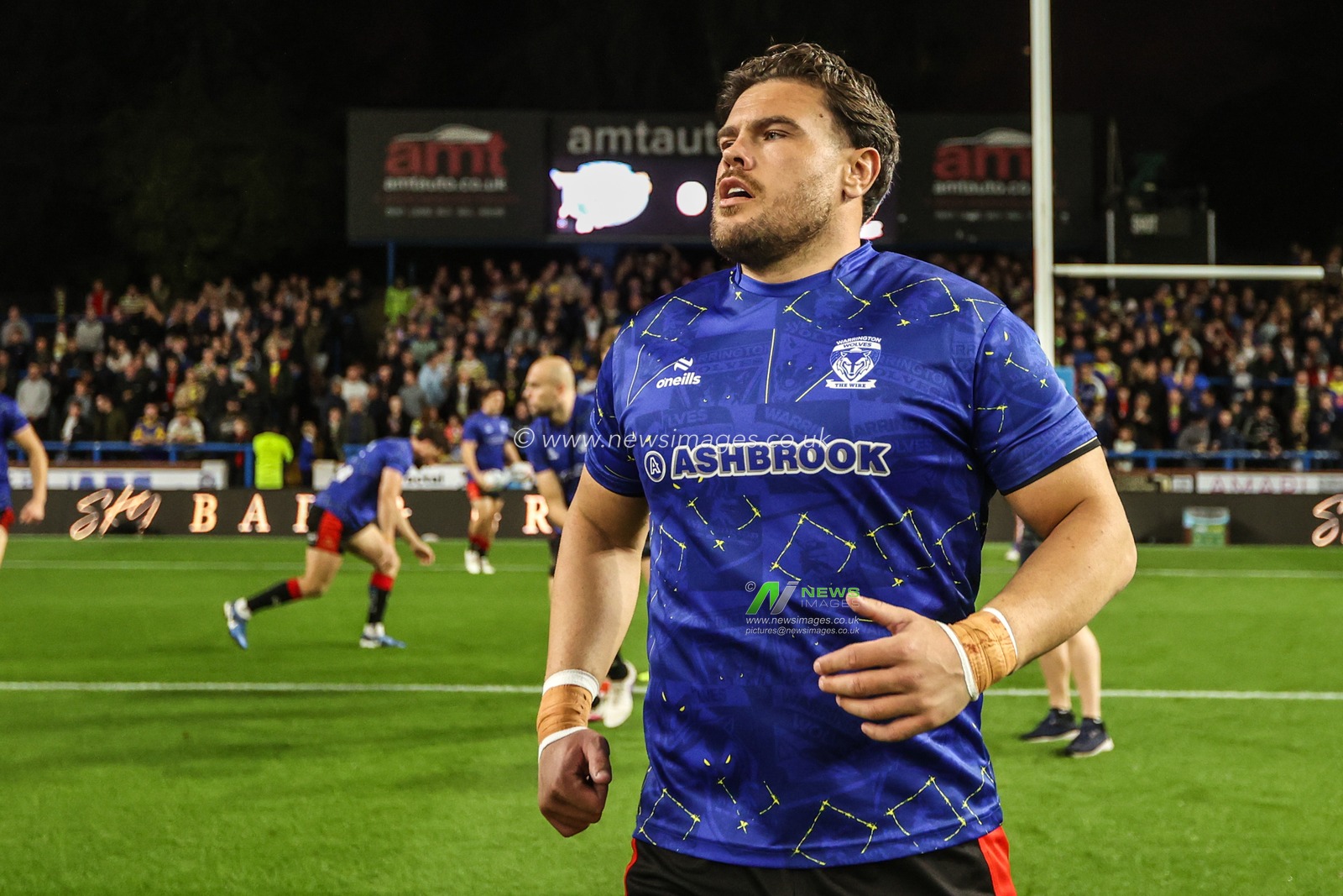 Joe Philbin of Warrington Wolves in the pregame warmup session during the Betfred Super League Play-off Semi-Final match Leeds Rhinos vs Warrington Wolves at AMT Headingley Stadium, Leeds, United Kingdom on 25 September 2026

(Photo by Alfie Cosgrove/News Images)