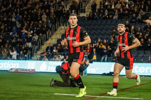 George Williams of Warrington Wolves comes out for the game during the Betfred Super League Play-off Semi-Final match Leeds Rhinos vs Warrington Wolves at AMT Headingley Stadium, Leeds, United Kingdom on 25 September 2026

(Photo by Alfie Cosgrove/News Images)