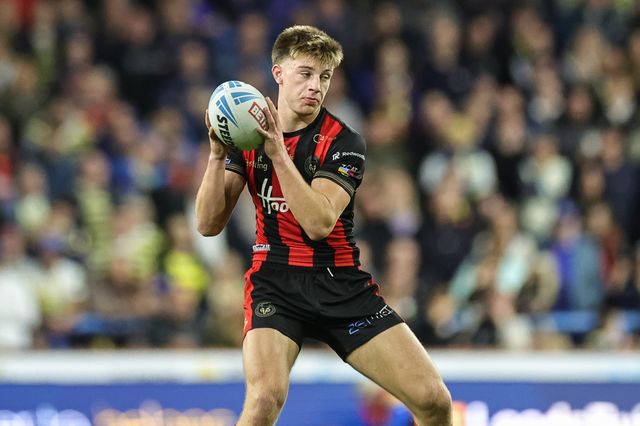 Ewan Irwin of Warrington Wolves with the ball during the Betfred Super League Play-off Semi-Final match Leeds Rhinos vs Warrington Wolves at AMT Headingley Stadium, Leeds, United Kingdom on 25 September 2026

(Photo by Mark Cosgrove/News Images)
