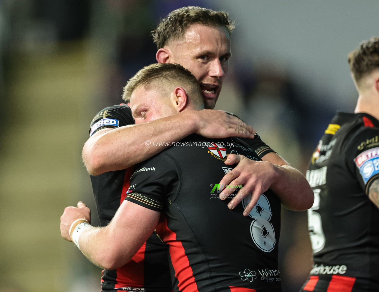 Luke Yates of Warrington Wolves celebrates his try during the Betfred Super League Play-off Semi-Final match Leeds Rhinos vs Warrington Wolves at AMT Headingley Stadium, Leeds, United Kingdom on 25 September 2026

(Photo by Mark Cosgrove/News Images)