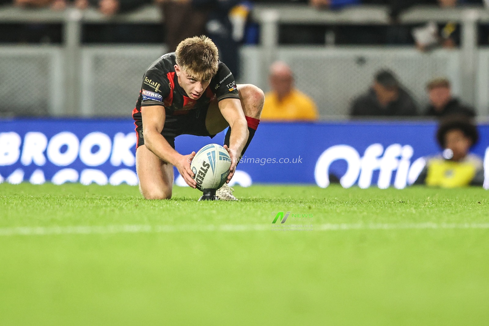 Betfred Super League Play-off Semi-Final Leeds Rhinos v Warrington Wolves