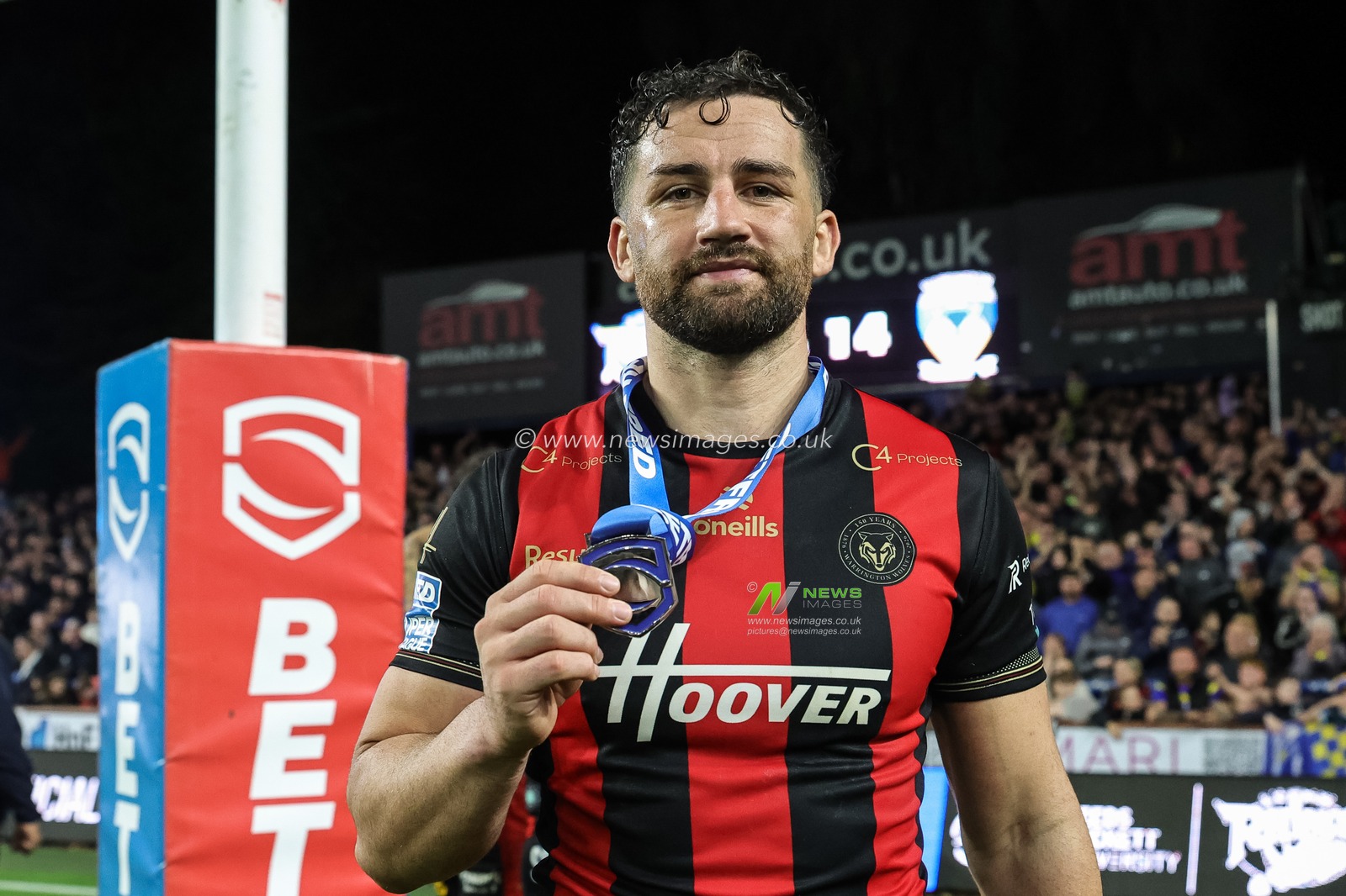 Toby King of Warrington Wolves is Betfred player of the match during the Betfred Super League Play-off Semi-Final match Leeds Rhinos vs Warrington Wolves at AMT Headingley Stadium, Leeds, United Kingdom on 25 September 2026

(Photo by Mark Cosgrove/News Images)