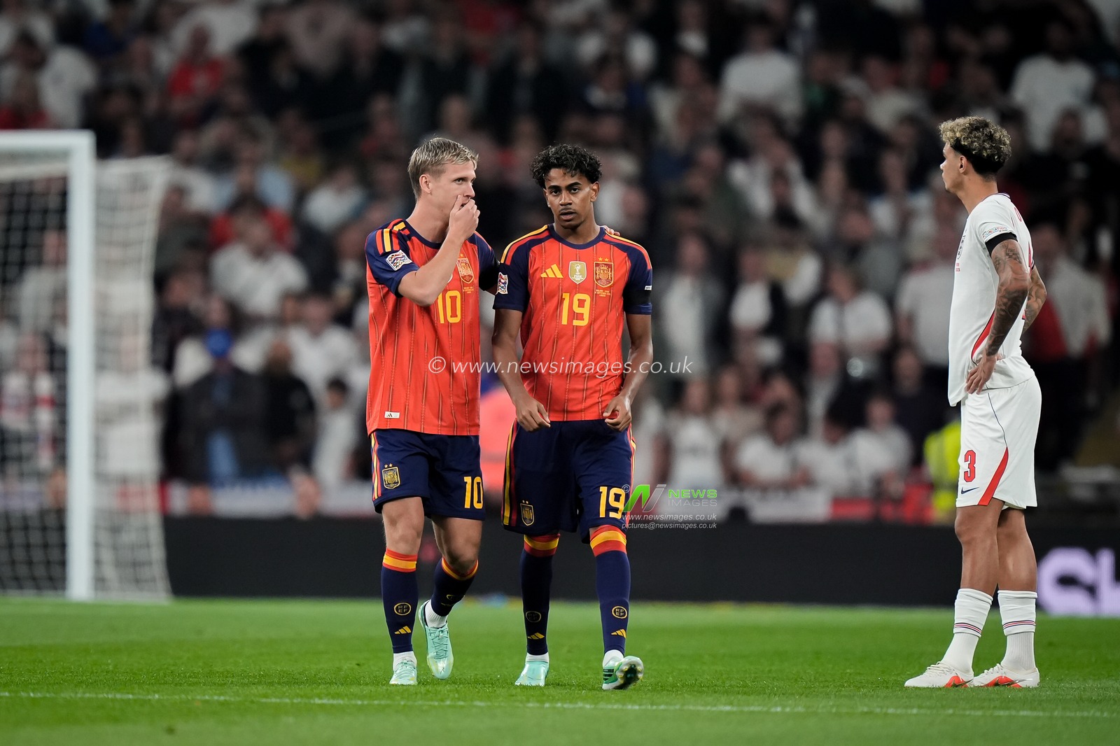 Spain goalkeeper David Raya celebrates his goal to make it   0-1 with Dani Olmo of Spain during the UEFA Nations League match England vs Spain at Wembley Stadium, London, United Kingdom on 26 September 2026

(Photo by Maynard Manyowa/News Images)