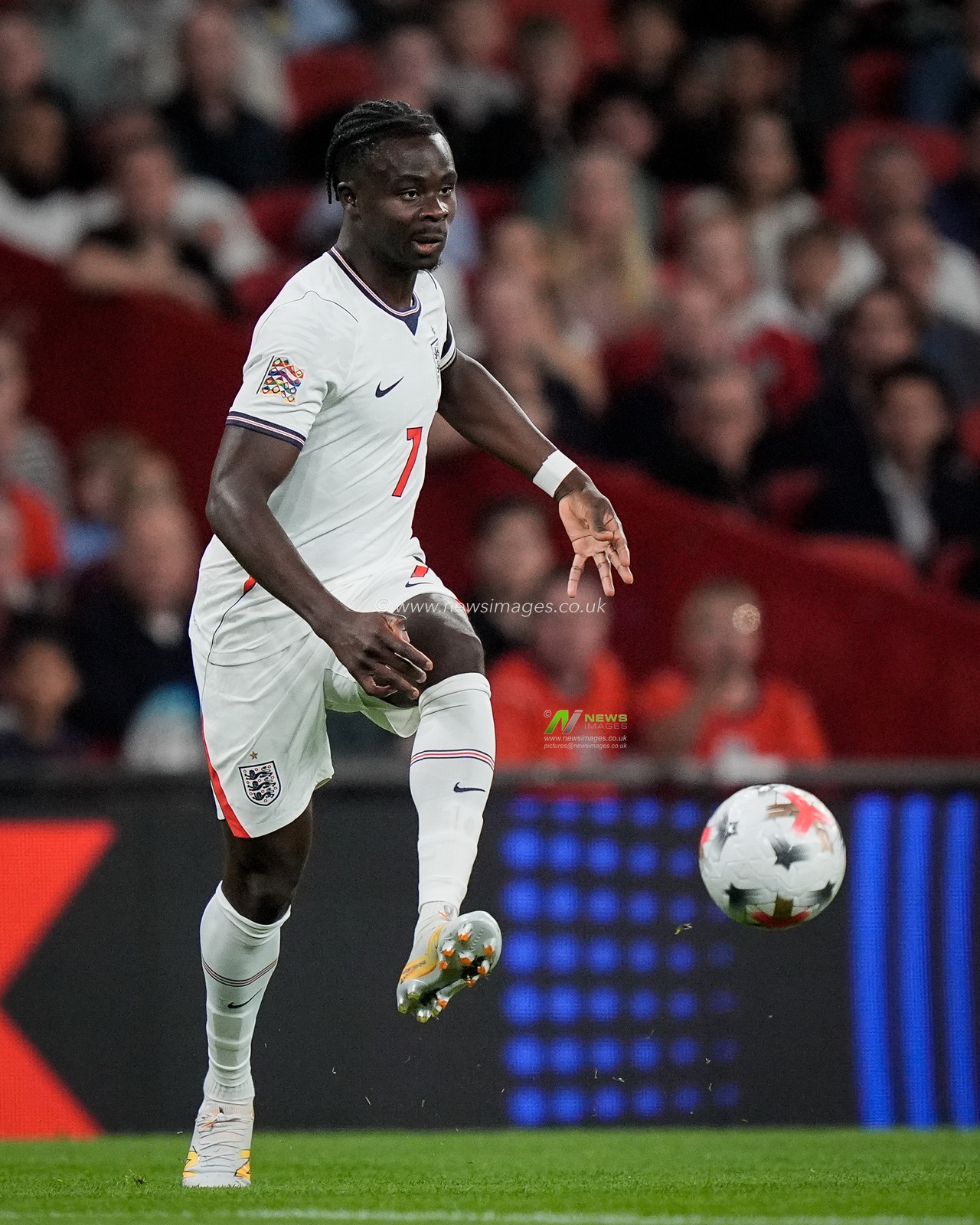 Bukayo Saka of England passes the ball  during the UEFA Nations League match England vs Spain at Wembley Stadium, London, United Kingdom on 26 September 2026

(Photo by Maynard Manyowa/News Images)