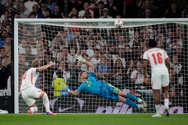 Harry Kane of England hits the bar with his penalty and misses during the UEFA Nations League match England vs Spain at Wembley Stadium, London, United Kingdom on 26 September 2026

(Photo by Maynard Manyowa/News Images)