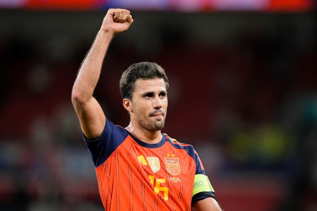 Rodri of Spain applauds the fans after the final whistle  during the UEFA Nations League match England vs Spain at Wembley Stadium, London, United Kingdom on 26 September 2026

(Photo by Maynard Manyowa/News Images)