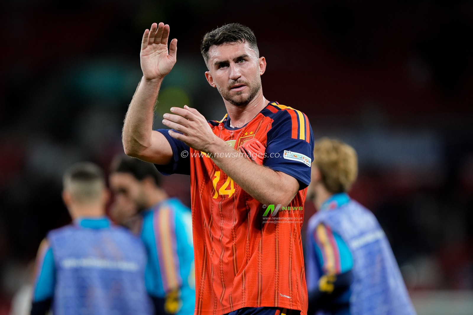 Aymeric Laporte of Spain applauds the fans after the final whistle  during the UEFA Nations League match England vs Spain at Wembley Stadium, London, United Kingdom on 26 September 2026

(Photo by Maynard Manyowa/News Images)