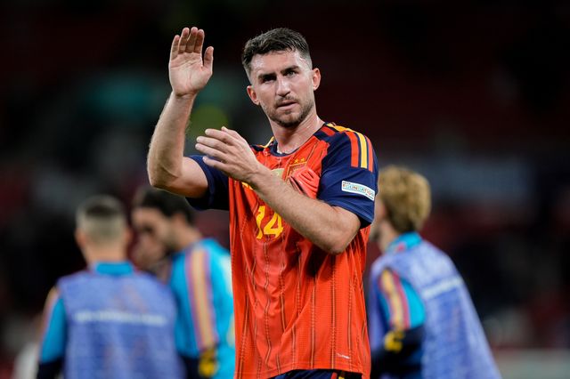 Aymeric Laporte of Spain applauds the fans after the final whistle  during the UEFA Nations League match England vs Spain at Wembley Stadium, London, United Kingdom on 26 September 2026

(Photo by Maynard Manyowa/News Images)