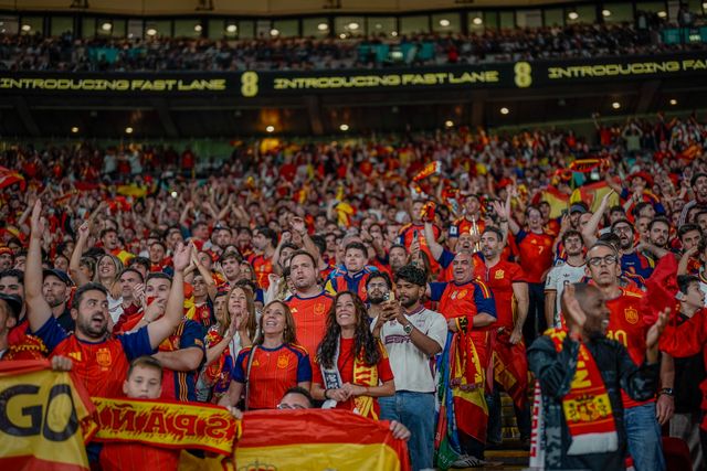 Spanish fans celebrate Mikel Oyarzabal of Spain scoring to make it 2-3 during the UEFA Nations League match England vs Spain at Wembley Stadium, London, United Kingdom on 26 September 2026

(Photo by Maynard Manyowa/News Images)