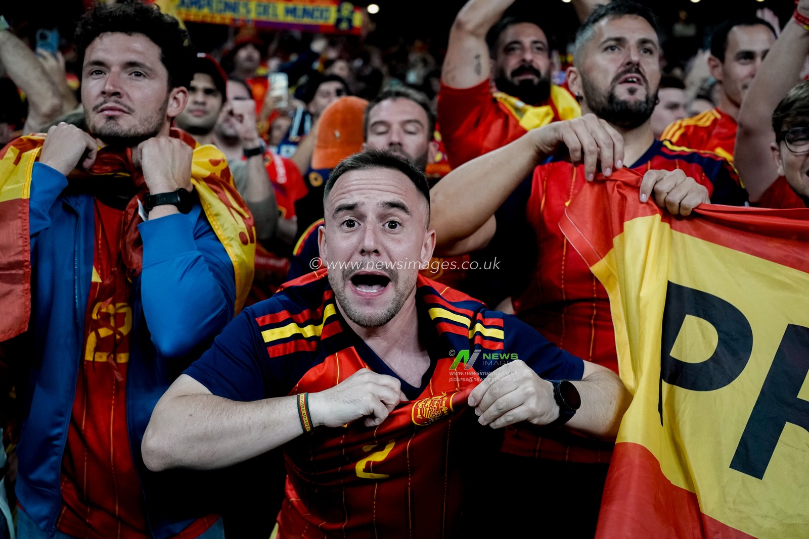 Spanish fans celebrate Mikel Oyarzabal of Spain scoring to make it 2-3 during the UEFA Nations League match England vs Spain at Wembley Stadium, London, United Kingdom on 26 September 2026

(Photo by Maynard Manyowa/News Images)