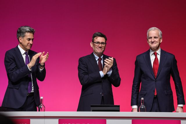 Ed Miliband (L) and Prime Minister of the United Kingdom Andy Burnham (C) applauds the Prime Minister of Norway Jonas Gahr Store (R) during the Labour Party Annual Conference 2026 at Convention Centre, Liverpool, United Kingdom on 27 September 2026

(Photo by Mark Cosgrove/News Images)