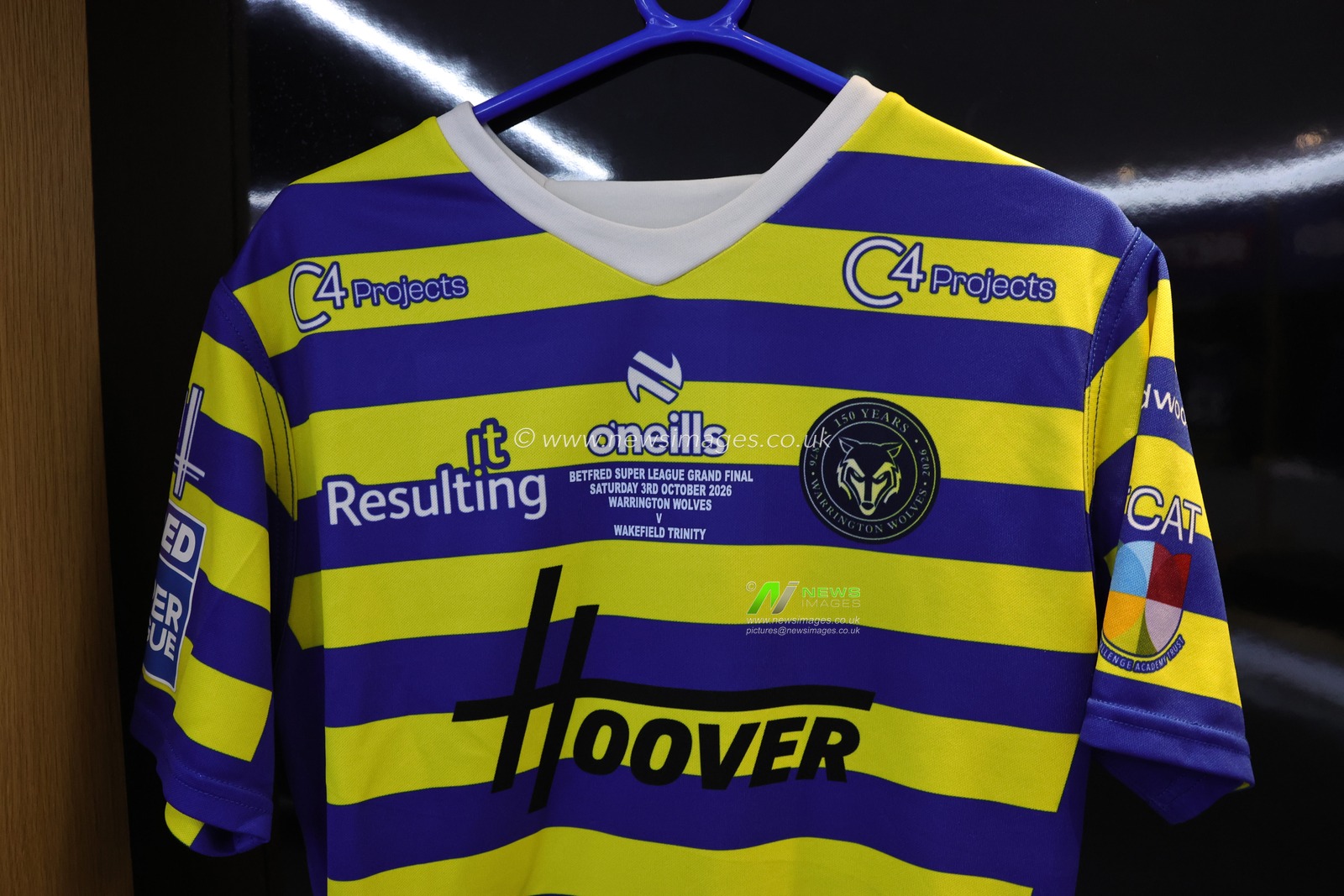 Betfred Super League Grand Final Warrington Wolves v Wakefield Trinity logon on the Warrington shirt during the Betfred Super League Grand Final match Warrington Wolves vs Wakefield Trinity at Old Trafford, Manchester, United Kingdom on 03 October 2026

(Photo by Mark Cosgrove/News Images)