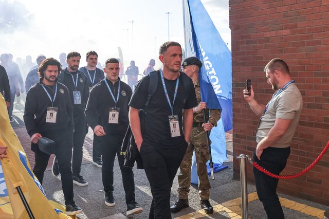 Ben Currie of Warrington Wolves arrives during the Betfred Super League Grand Final match Warrington Wolves vs Wakefield Trinity at Old Trafford, Manchester, United Kingdom on 03 October 2026

(Photo by Mark Cosgrove/News Images)