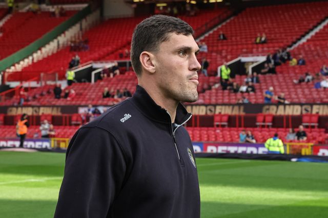 Sam Stone of Warrington Wolves arrives during the Betfred Super League Grand Final match Warrington Wolves vs Wakefield Trinity at Old Trafford, Manchester, United Kingdom on 03 October 2026

(Photo by Mark Cosgrove/News Images)