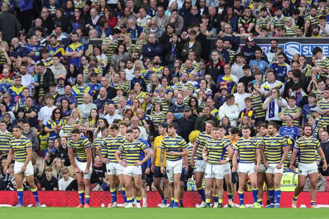 Warrington re-group after Trinity score a second try during the Betfred Super League Grand Final match Warrington Wolves vs Wakefield Trinity at Old Trafford, Manchester, United Kingdom on 03 October 2026

(Photo by Mark Cosgrove/News Images)