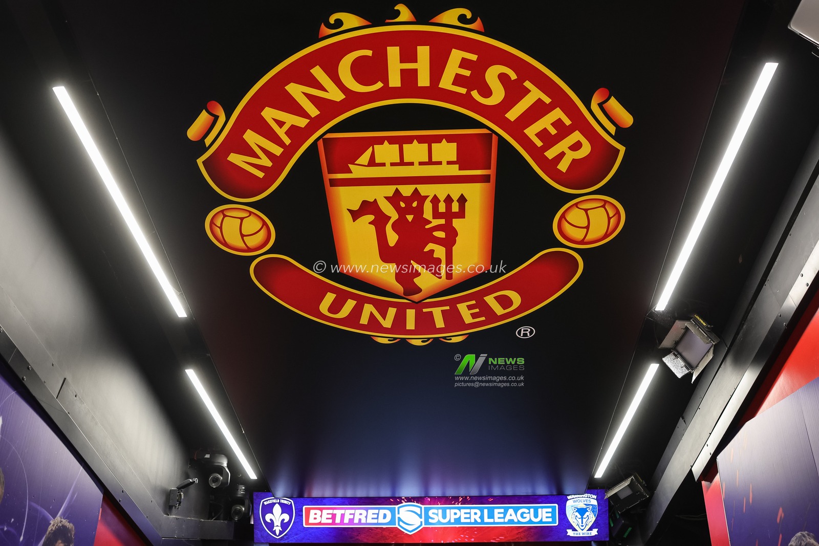Manchester United logo on the roof of the tunnel during the Betfred Super League Grand Final match Warrington Wolves vs Wakefield Trinity at Old Trafford, Manchester, United Kingdom on 03 October 2026

(Photo by Mark Cosgrove/News Images)