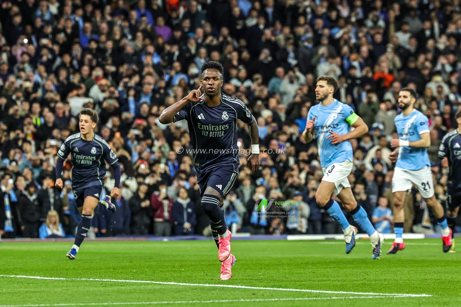 Vinicius Junior of Real Madrid celebrates his goal to make it 0-1 during the UEFA Champions League last 16 second leg match Manchester City vs Real Madrid at The City of Manchester Stadium, Manchester, United Kingdom on 17 March 2026

(Photo by Mark Cosgrove/News Images)
