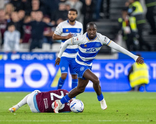 Glen Kamara of QPR breaks forward after a challenge from Jarrod Bowen of West Ham United during the Sky Bet Championship match West Ham United vs Queens Park Rangers at London Stadium, London, United Kingdom on 09 October 2026

(Photo by Mike Turner/News Images)
