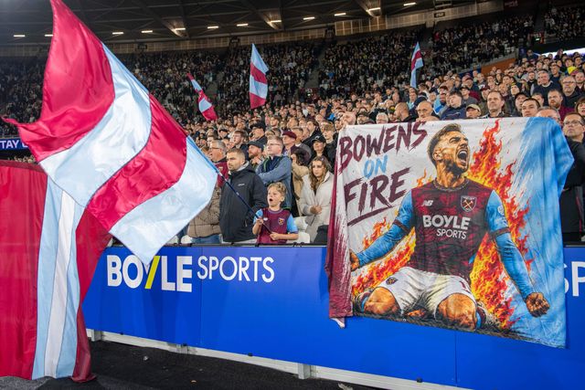 West Ham United supporters pregame during the Sky Bet Championship match West Ham United vs Queens Park Rangers at London Stadium, London, United Kingdom on 09 October 2026

(Photo by Mike Turner/News Images)