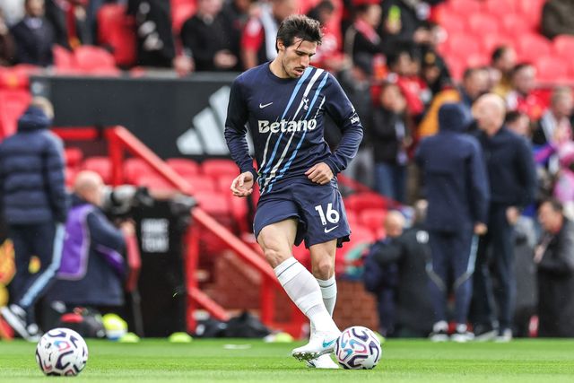 Sandro Tonali of Tottenham Hotspur in the pregame warmup session during the Premier League match Manchester United vs Tottenham Hotspur at Old Trafford, Manchester, United Kingdom on 10 October 2026

(Photo by Mark Cosgrove/News Images)