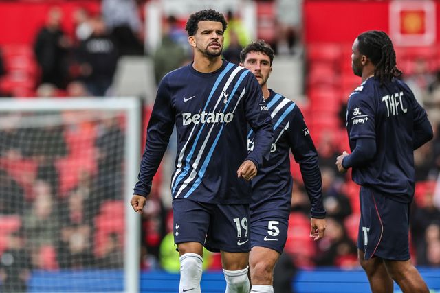 Dominic Solanke of Tottenham Hotspur in the pregame warmup session during the Premier League match Manchester United vs Tottenham Hotspur at Old Trafford, Manchester, United Kingdom on 10 October 2026

(Photo by Mark Cosgrove/News Images)