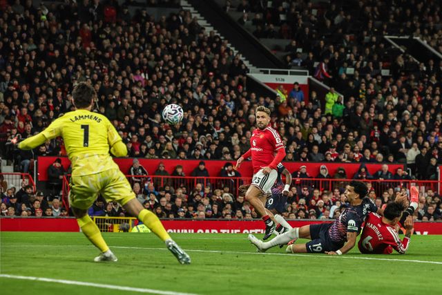 Dominic Solanke of Tottenham Hotspur misses a shot on goal during the Premier League match Manchester United vs Tottenham Hotspur at Old Trafford, Manchester, United Kingdom on 10 October 2026

(Photo by Mark Cosgrove/News Images)