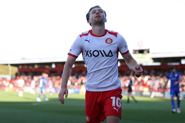 Dan Kemp of Stevenage during the Sky Bet League One match Stevenage vs Wigan Athletic at Lamex Stadium, Stevenage, United Kingdom on 10 October 2026

(Photo by Harvey Murphy/News Images)