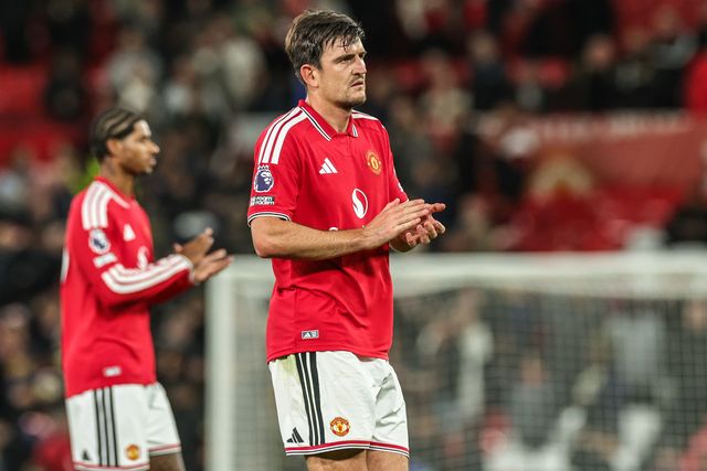 Harry Maguire of Manchester United applauds the fans after the game during the Premier League match Manchester United vs Tottenham Hotspur at Old Trafford, Manchester, United Kingdom on 10 October 2026

(Photo by Mark Cosgrove/News Images)