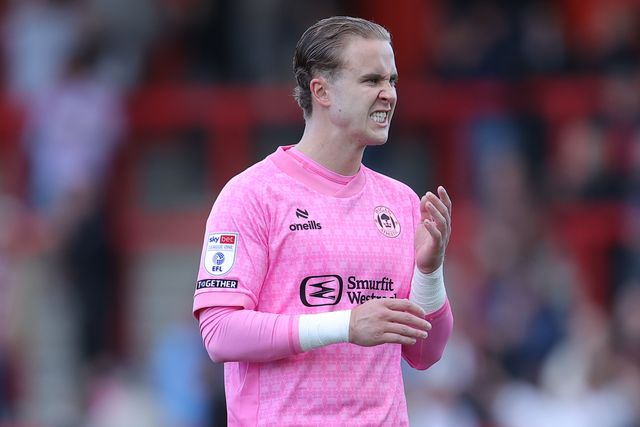 Wigan Athletic goalkeeper Joe Whitworth during the Sky Bet League One match Stevenage vs Wigan Athletic at Lamex Stadium, Stevenage, United Kingdom on 10 October 2026

(Photo by Harvey Murphy/News Images)