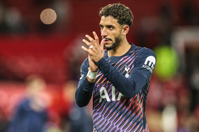 Omar Marmoush of Tottenham Hotspur applauds the fans after the game during the Premier League match Manchester United vs Tottenham Hotspur at Old Trafford, Manchester, United Kingdom on 10 October 2026

(Photo by Mark Cosgrove/News Images)