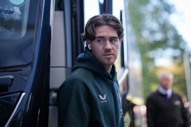 Hayden Hackney of Everton arrives at the stadium prior to kick off during the Premier League match Hull City vs Everton at MKM Stadium, Hull, United Kingdom on 11 October 2026

(Photo by Maynard Manyowa/News Images)